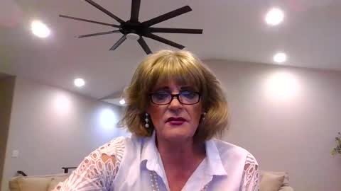 dianeheels online show from November 25, 2:49 pm