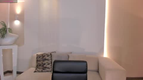 Diane Spencer online show from February 1, 11:31 am