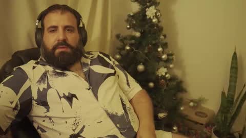 Snapshot of dicristalino chatting on December 13, 12:42 am Cristian Dipolino online show from December 13, 12:42 am