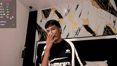 dikey_18 online show from February 15, 8:33 pm