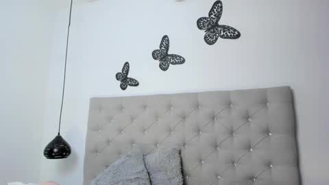 dikey_18 online show from February 12, 12:27 am