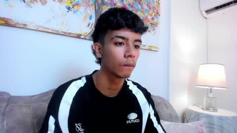 dikey_18 online show from March 4, 8:38 pm