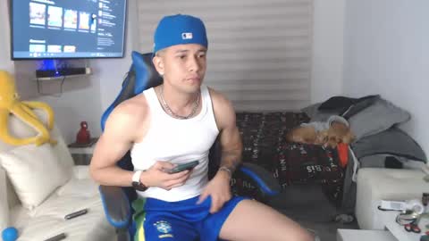 dilanxxx8888 online show from April 8, 4:04 am