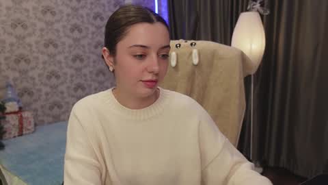 dinacandy online show from December 20, 2:37 pm