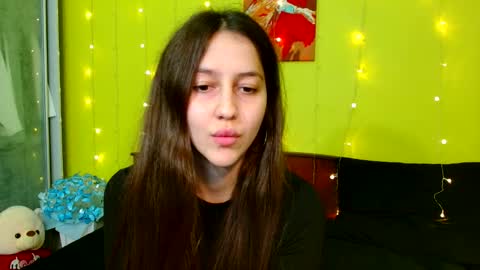 DinaFritz online show from December 1, 4:43 pm