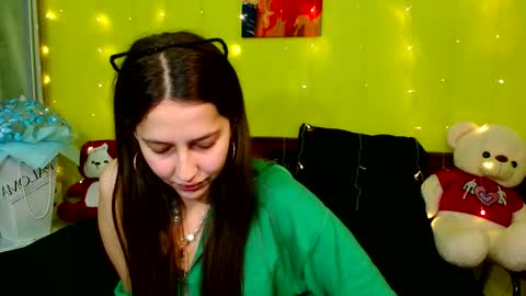 DinaFritz online show from December 6, 5:06 pm