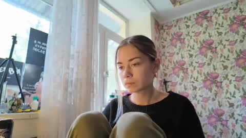 Snapshot of dinorahmroczkowski chatting on September 18, 8:18 am dinorahmroczkowski online show from September 18, 8:18 am