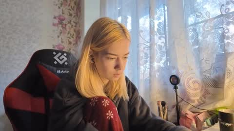 Snapshot of dinorahmroczkowski chatting on October 14, 8:39 am dinorahmroczkowski online show from October 14, 8:39 am