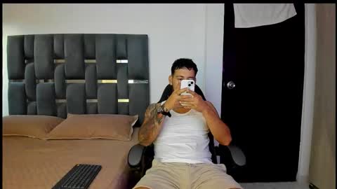 Snapshot of dionyxx chatting on October 26, 9:36 pm dionyxx online show from October 26, 9:36 pm