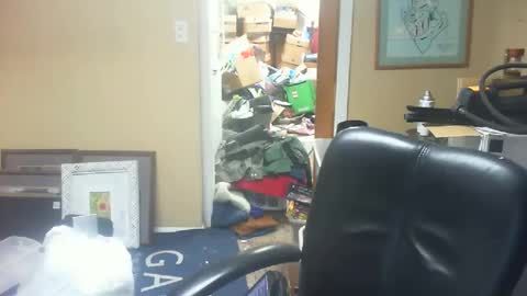 DirtkPitt Fun guy working online show from December 21, 9:25 pm