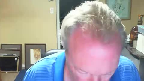 DirtkPitt Fun guy working online show from October 19, 2:33 pm