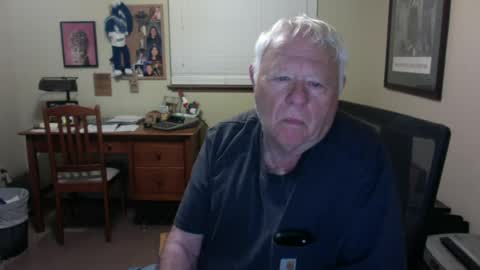 dirtrider195080438 online show from July 23, 4:43 am