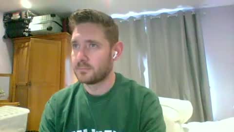 Snapshot of dirtylondon729 chatting on March 10, 12:28 pm Exhibitionist Ben online show from March 10, 12:28 pm