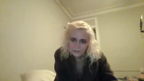 discorella online show from May 2, 4:51 am