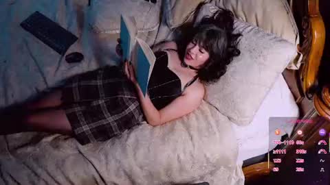 distractjoan online show from July 26, 8:39 pm