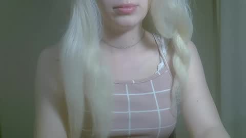 DitaMilton online show from September 8, 8:19 pm