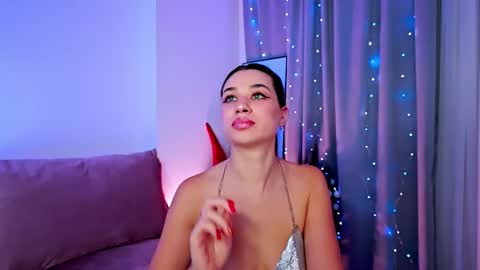 Tia online show from December 19, 11:33 pm