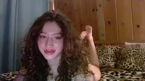 Snapshot of divinaaclaire chatting on October 20, 2:27 am Divina Claire online show from October 20, 2:27 am