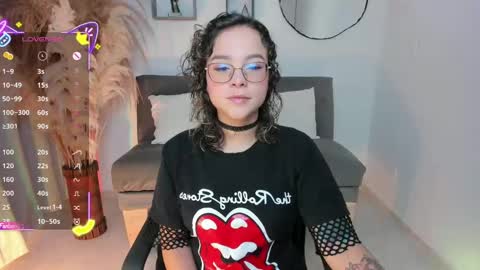 Snapshot of divine_amy chatting on September 18, 12:31 pm Amy  online show from September 18, 12:31 pm