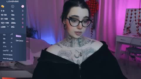 dixipixi_ online show from February 26, 5:55 am