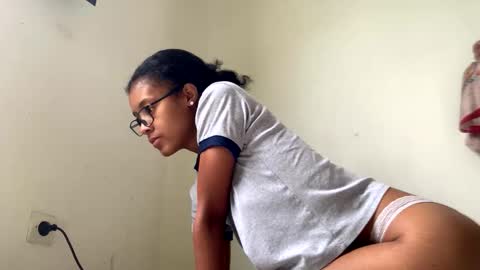 djayanah online show from January 16, 7:50 am