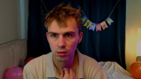 Robert online show from May 8, 9:59 am
