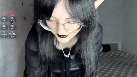 Annie PVT IS OPEN online show from October 27, 10:21 pm