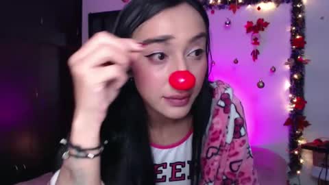 Snapshot of dolceclown_ chatting on December 3, 7:05 am dolceclown_ online show from December 3, 7:05 am