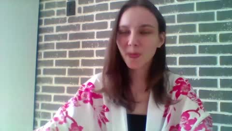 dolcezza_ online show from April 15, 11:24 am