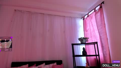 Snapshot of doll_venus chatting on January 1, 8:58 pm Roxana  independent model can you help me reach 100 hands up uwu online show from January 1, 8:58 pm