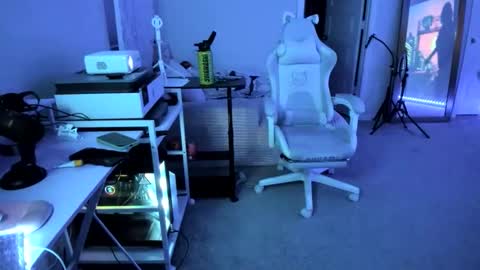 DOLLLFACE online show from March 20, 4:39 am