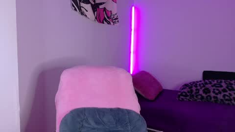 Isabela   Independet model 3 online show from April 15, 1:31 am