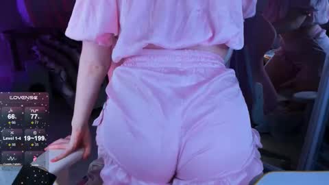 Snapshot of dollrose chatting on September 25, 11:12 pm Evanka online show from September 25, 11:12 pm