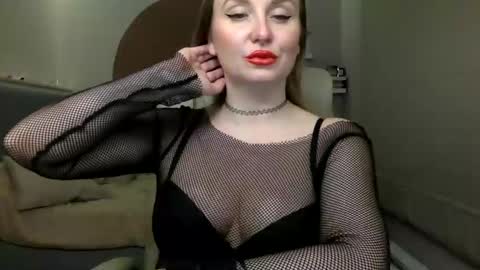 DOM MUMMY online show from February 8, 6:33 pm