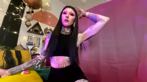 Snapshot of dominatrixmars chatting on February 9, 3:11 am Dominatrix Esther Mars online show from February 9, 3:11 am