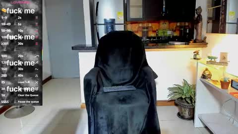 Snapshot of dominic_joness chatting on September 29, 12:42 am SANTI independent model online show from September 29, 12:42 am