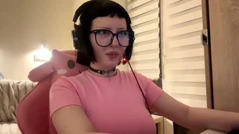 Cati online show from March 12, 1:37 pm