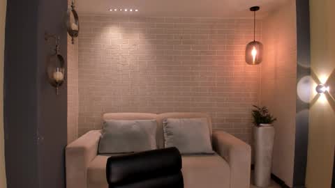 Dominique online show from January 10, 9:42 pm