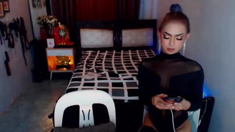 Snapshot of dominuscockwhore chatting on October 23, 4:47 am blair online show from October 23, 4:47 am