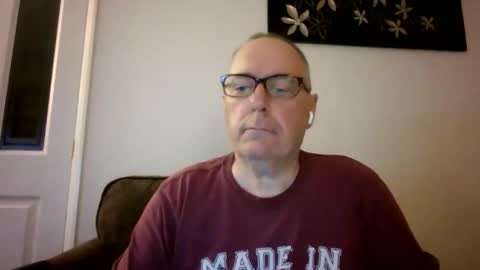 Snapshot of domjolly08 chatting on October 5, 9:22 pm David uk online show from October 5, 9:22 pm