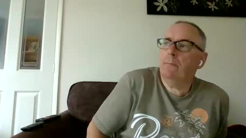 Snapshot of domjolly08 chatting on October 11, 2:32 pm David uk online show from October 11, 2:32 pm