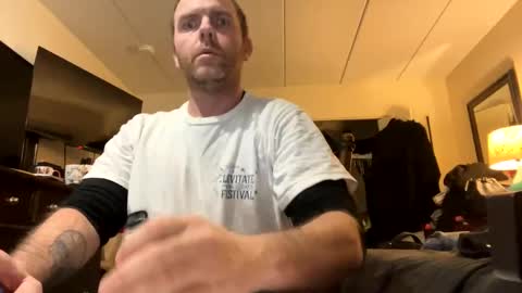 live online show from January 28, 12:26 am