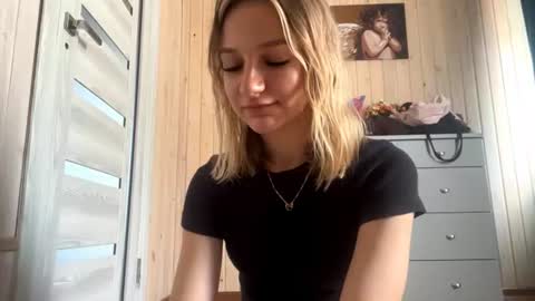 Lily online show from July 27, 5:16 am