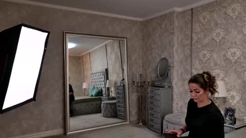 Donna online show from February 15, 7:12 pm