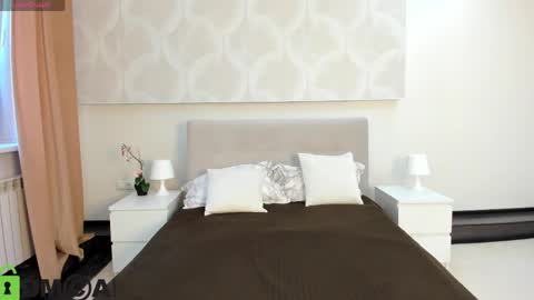 Donna On GMT2 Mon-Fri 3-9 AM online show from April 20, 1:08 am