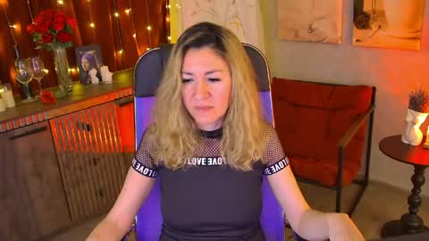 Donna online show from April 21, 1:42 am