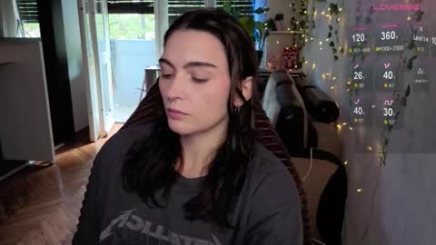 Snapshot of dorfmatratze_ chatting on September 28, 7:39 am Alice online show from September 28, 7:39 am