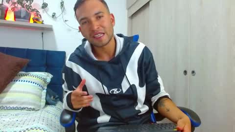 dorian_h online show from May 4, 4:46 pm