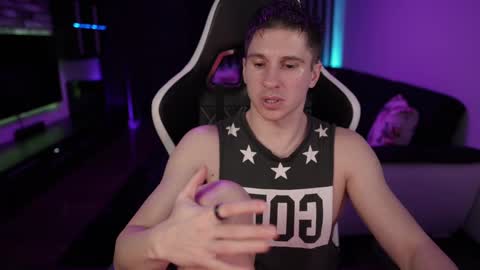 Dorian Reyes online show from February 26, 1:25 am