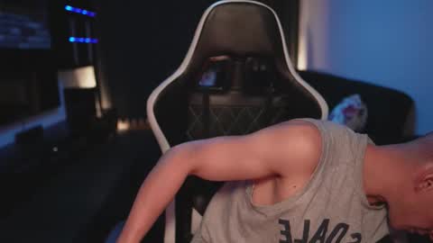 Dorian Reyes online show from November 9, 2:26 am